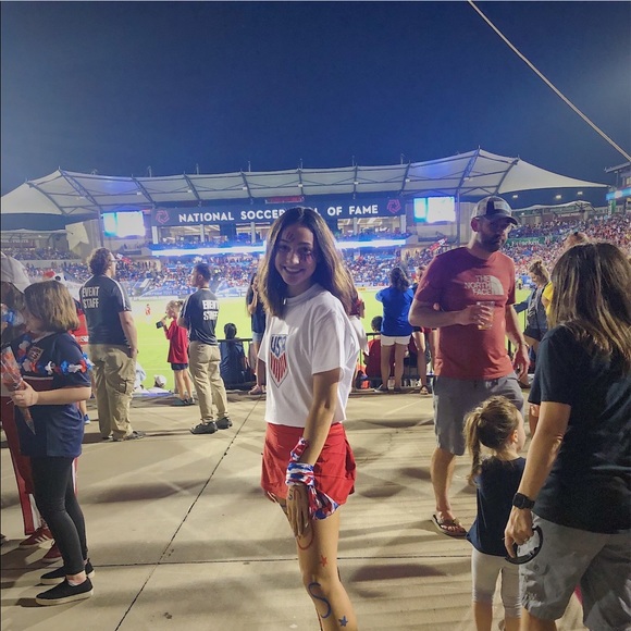 Meet your Posher, Jordyn - Picture 1 of 1